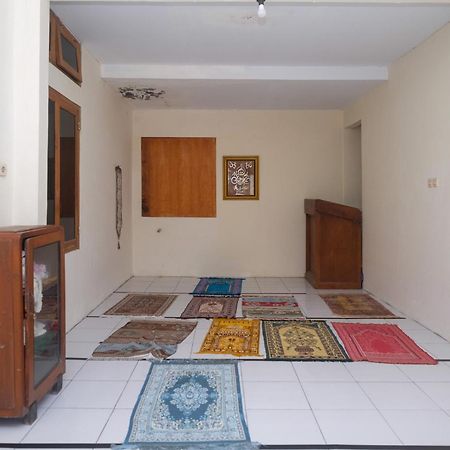 Готель Reddoorz Syariah Near Alun Alun Wonosari Екстер'єр фото