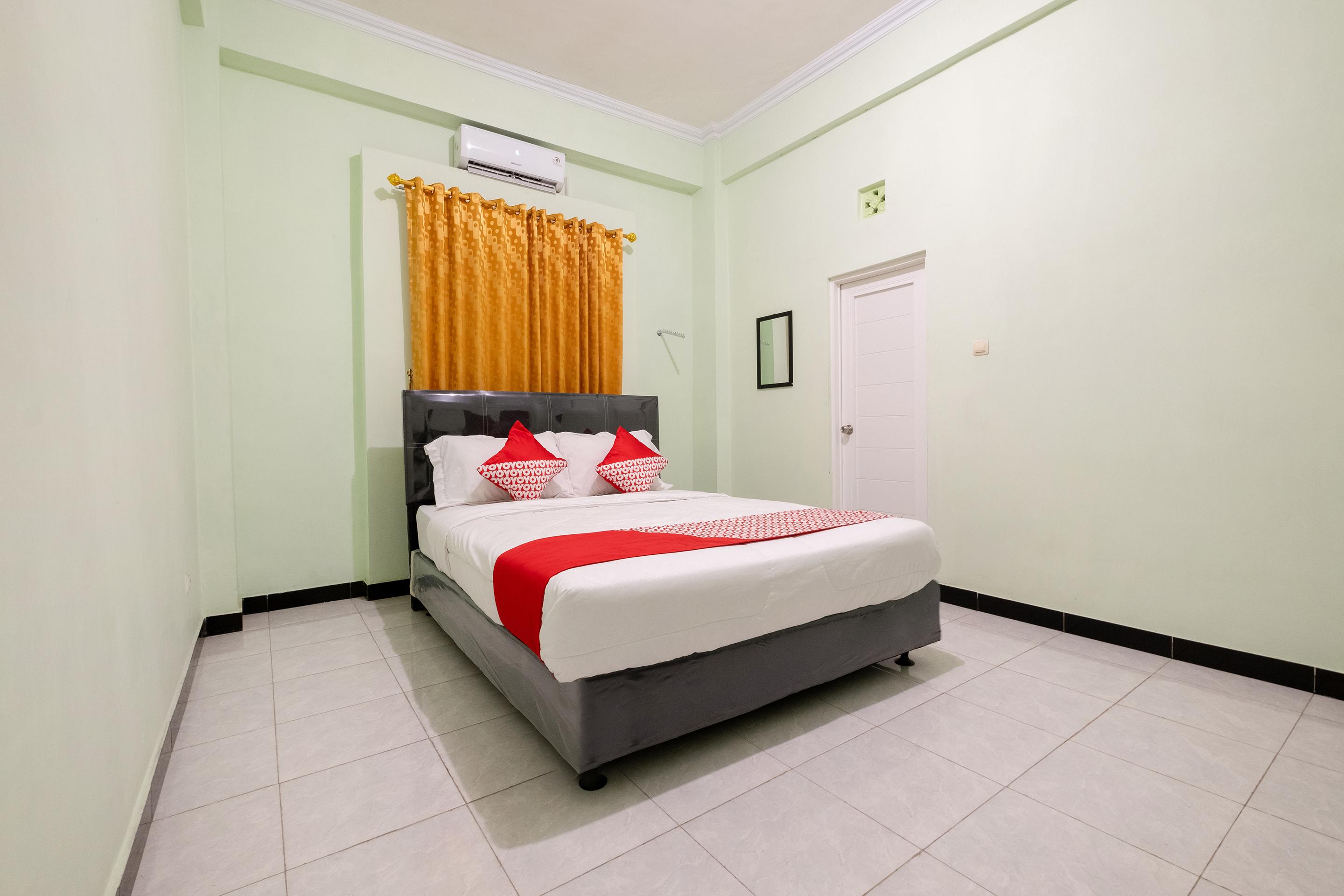 Готель Reddoorz Syariah Near Alun Alun Wonosari Екстер'єр фото