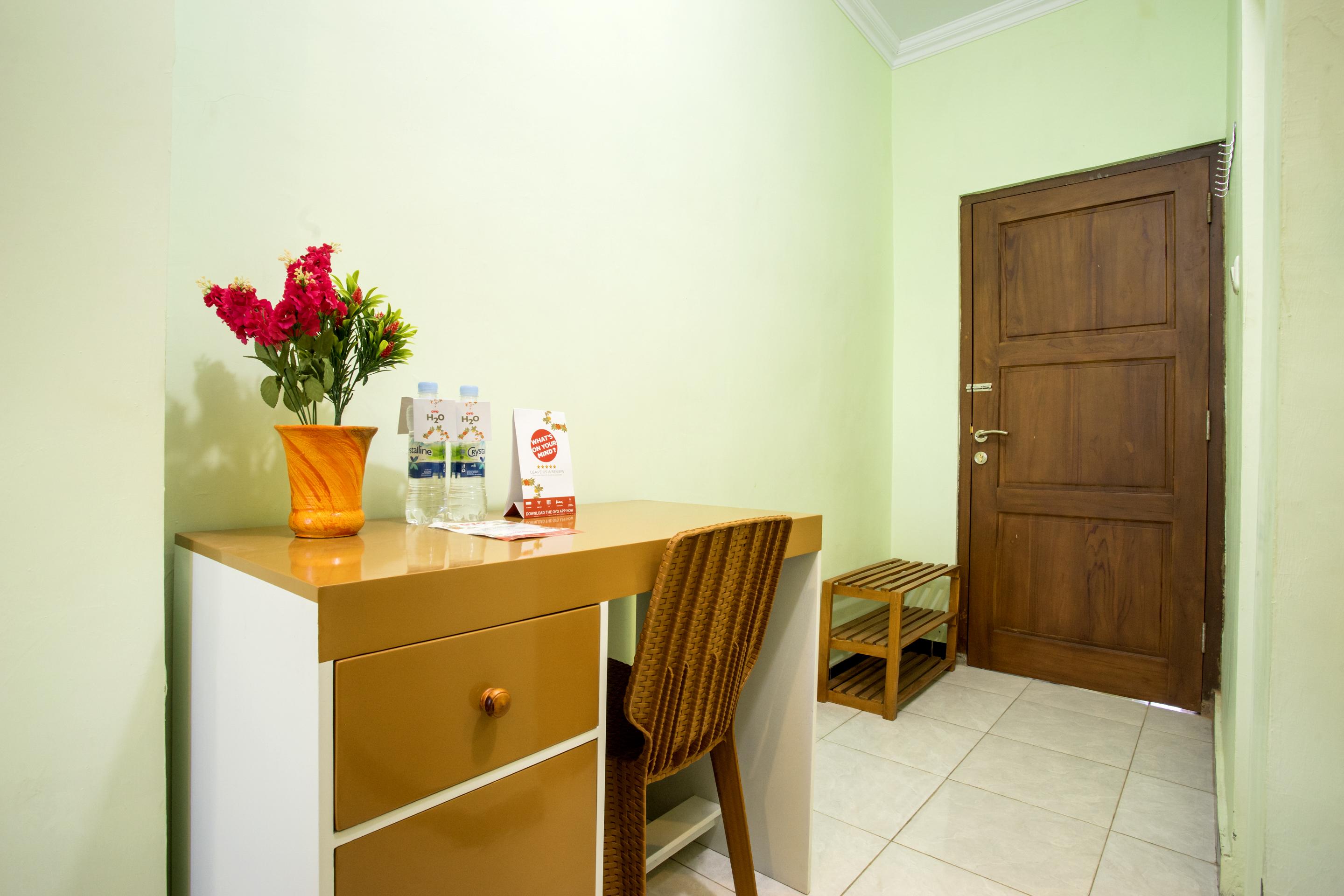 Готель Reddoorz Syariah Near Alun Alun Wonosari Екстер'єр фото