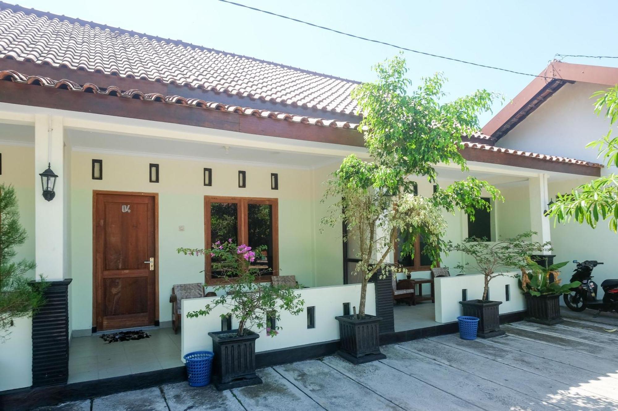 Готель Reddoorz Syariah Near Alun Alun Wonosari Екстер'єр фото
